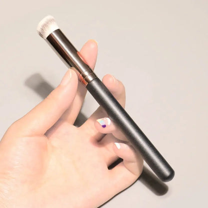 Wool Fiber Concealer Brush